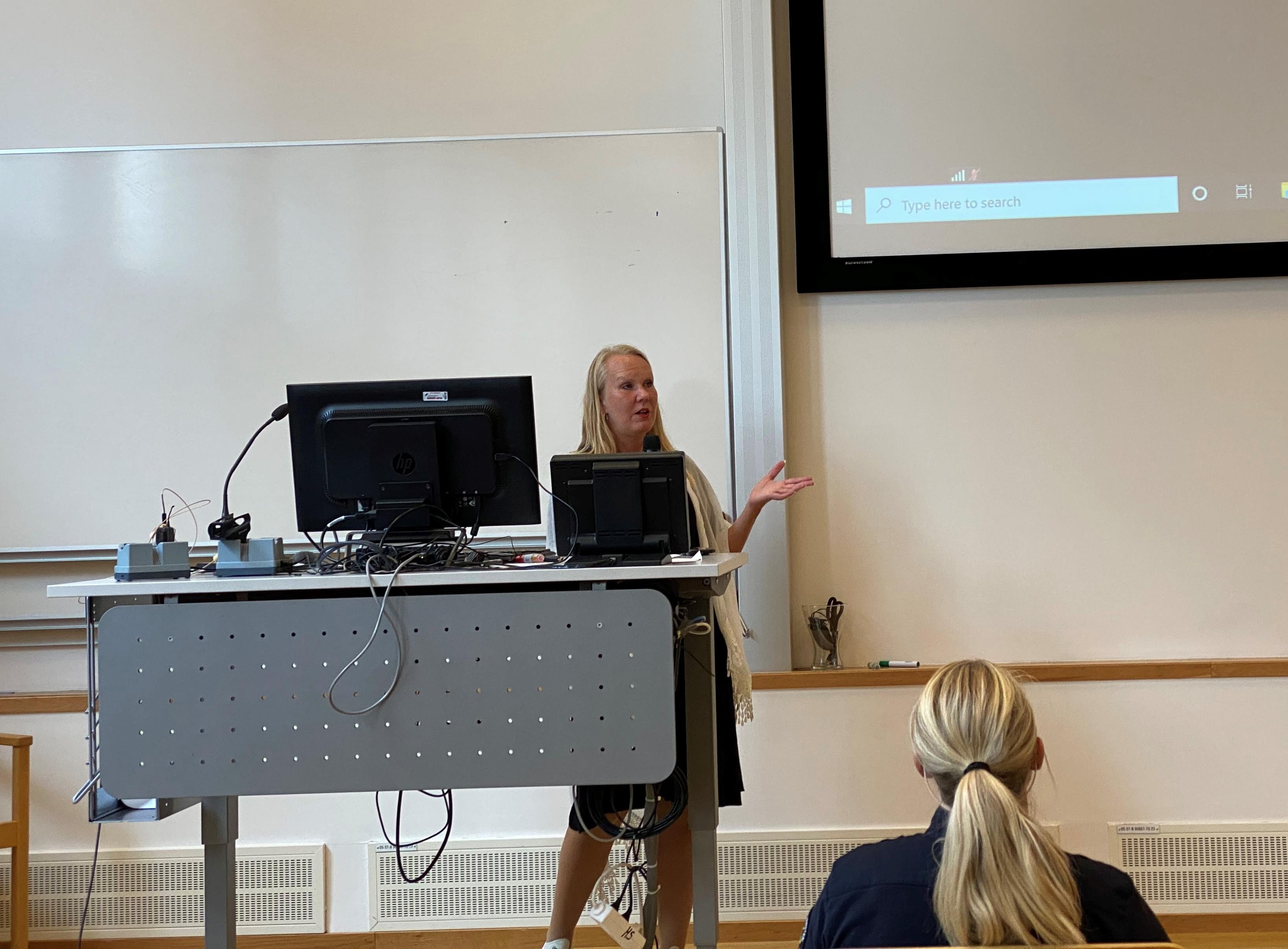 Marie Ernsth Bravell presenting during the Suicide prevention day.