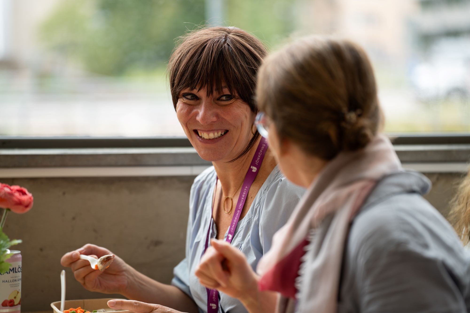 Närbild av middagsgäster.