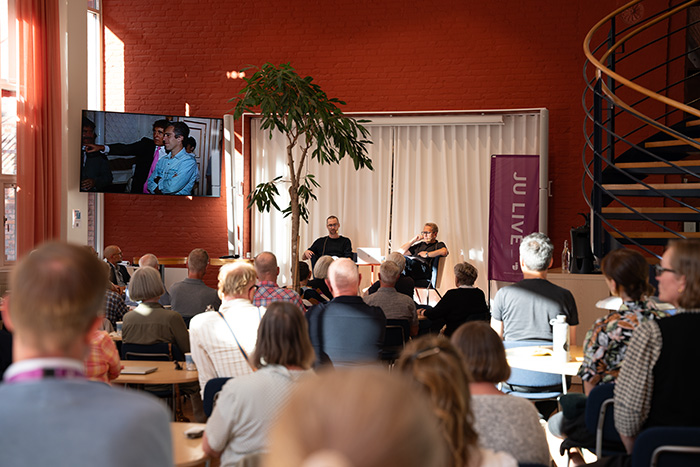 Aron and Tobias on stage during JU LIVE