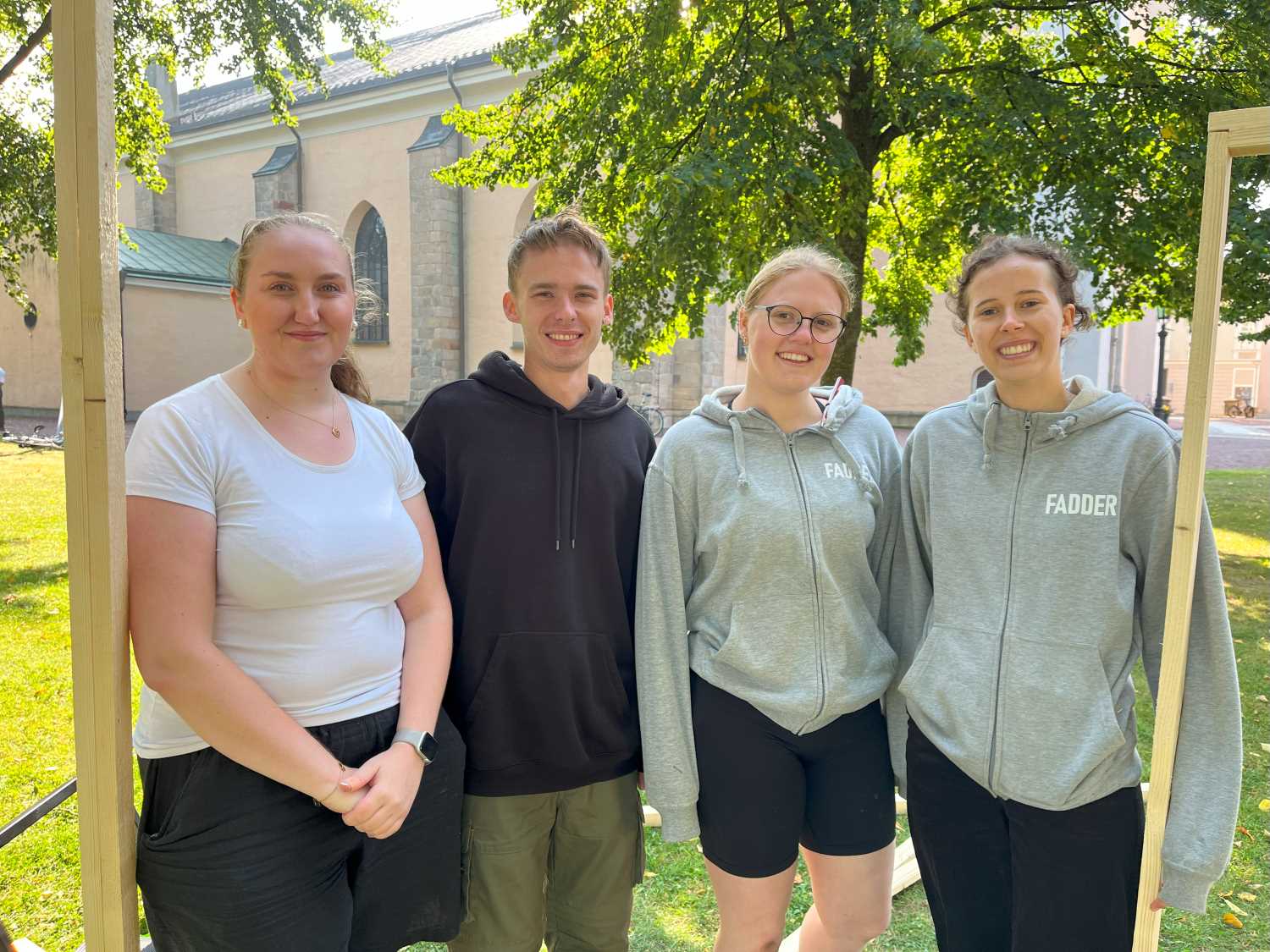 JTH-studenter bygger vid Kristine kyrka i Jönköping.